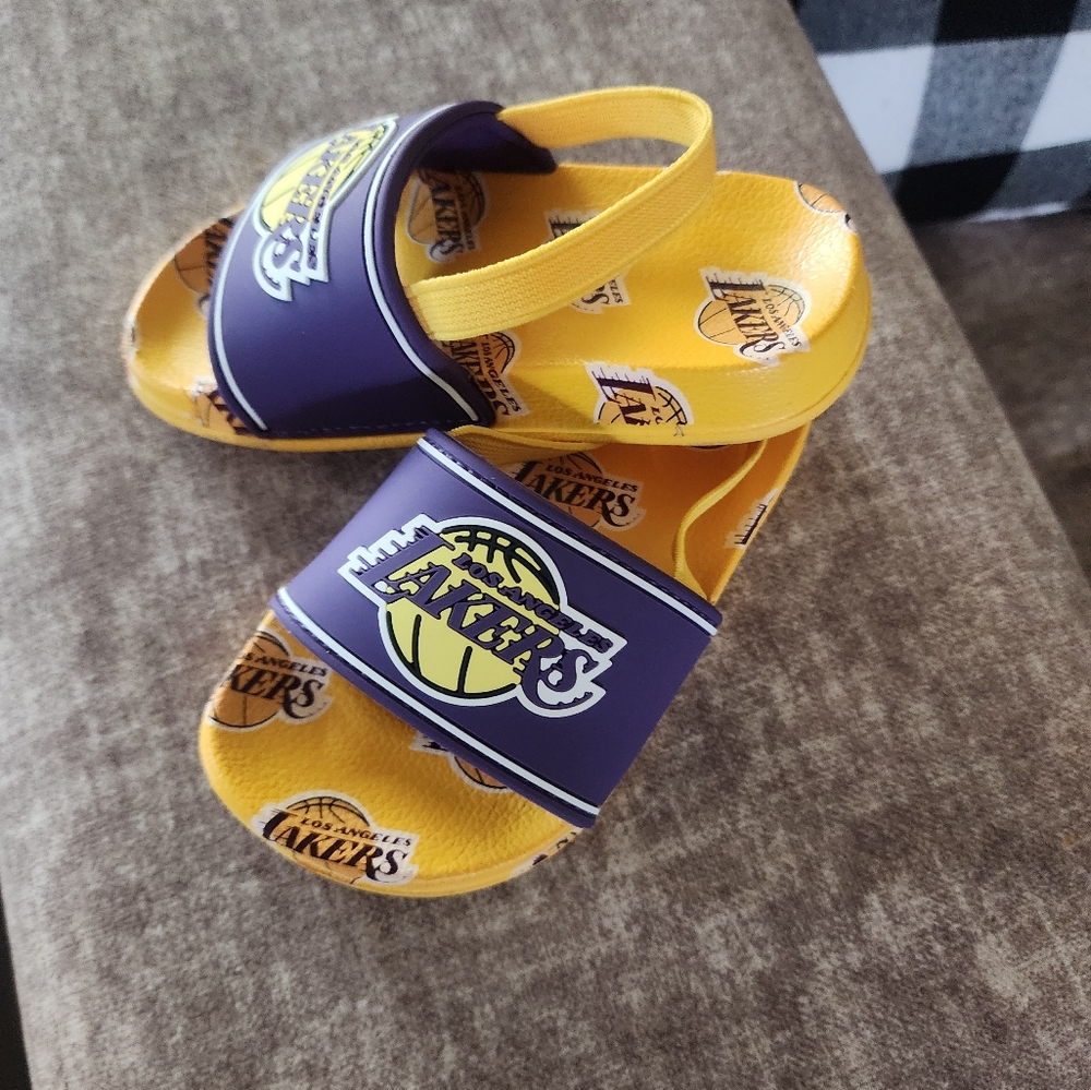 Lakers sandals toddler size 7